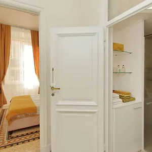 Elegant In The Heart Of Rome-navona Area Appartamento